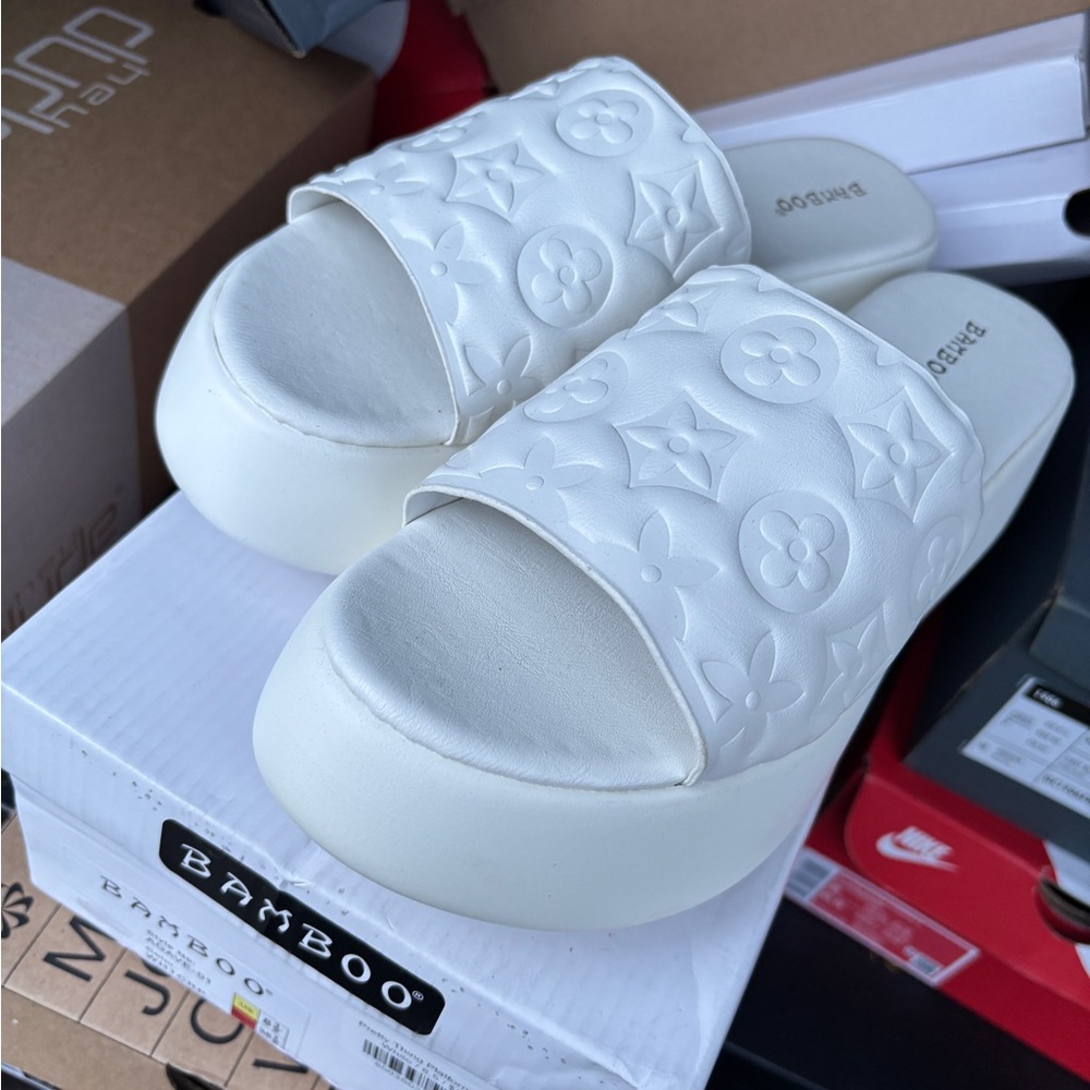 BAMBOO Embossed White Slide Sandals